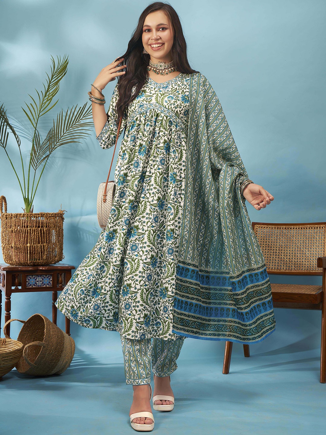 

Anouk Rustic Floral Printed V-Neck Regular Viscose Rayon Kurta with Trousers With Dupatta, Cream