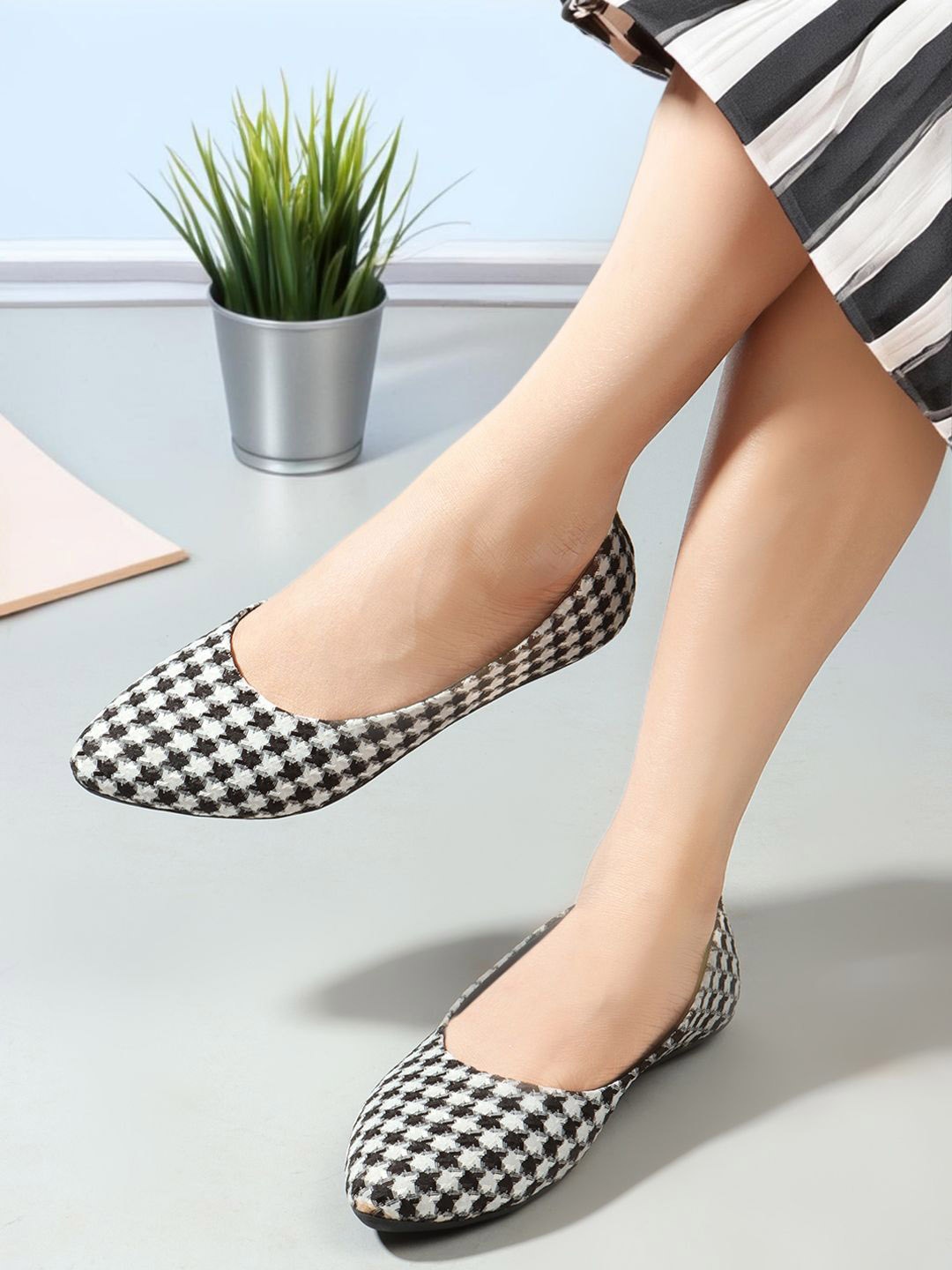 

Lavie Women Party Ballerinas Flats, Black