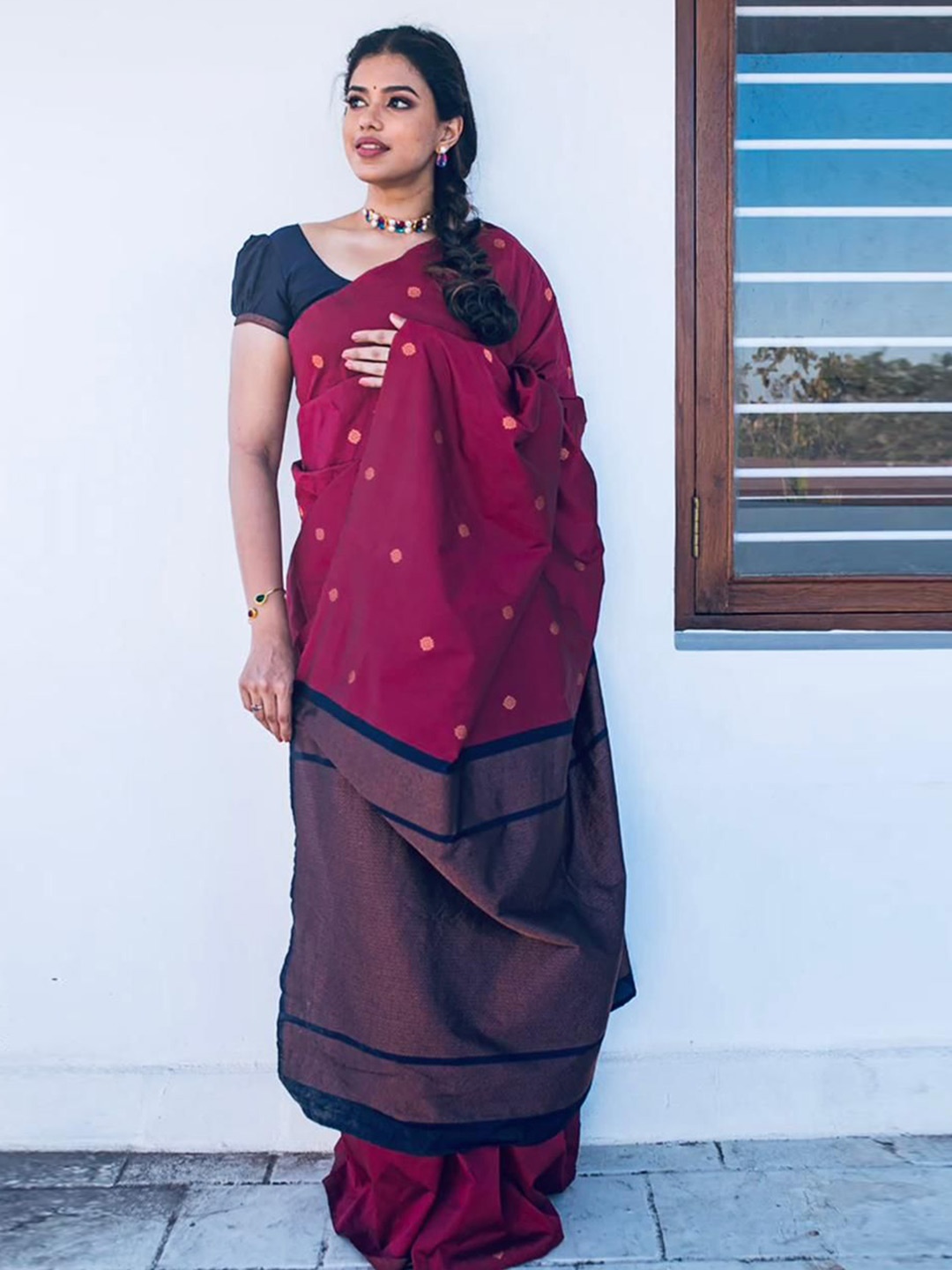 

QENY Ethnic Motifs Zari Banarasi Saree, Pink