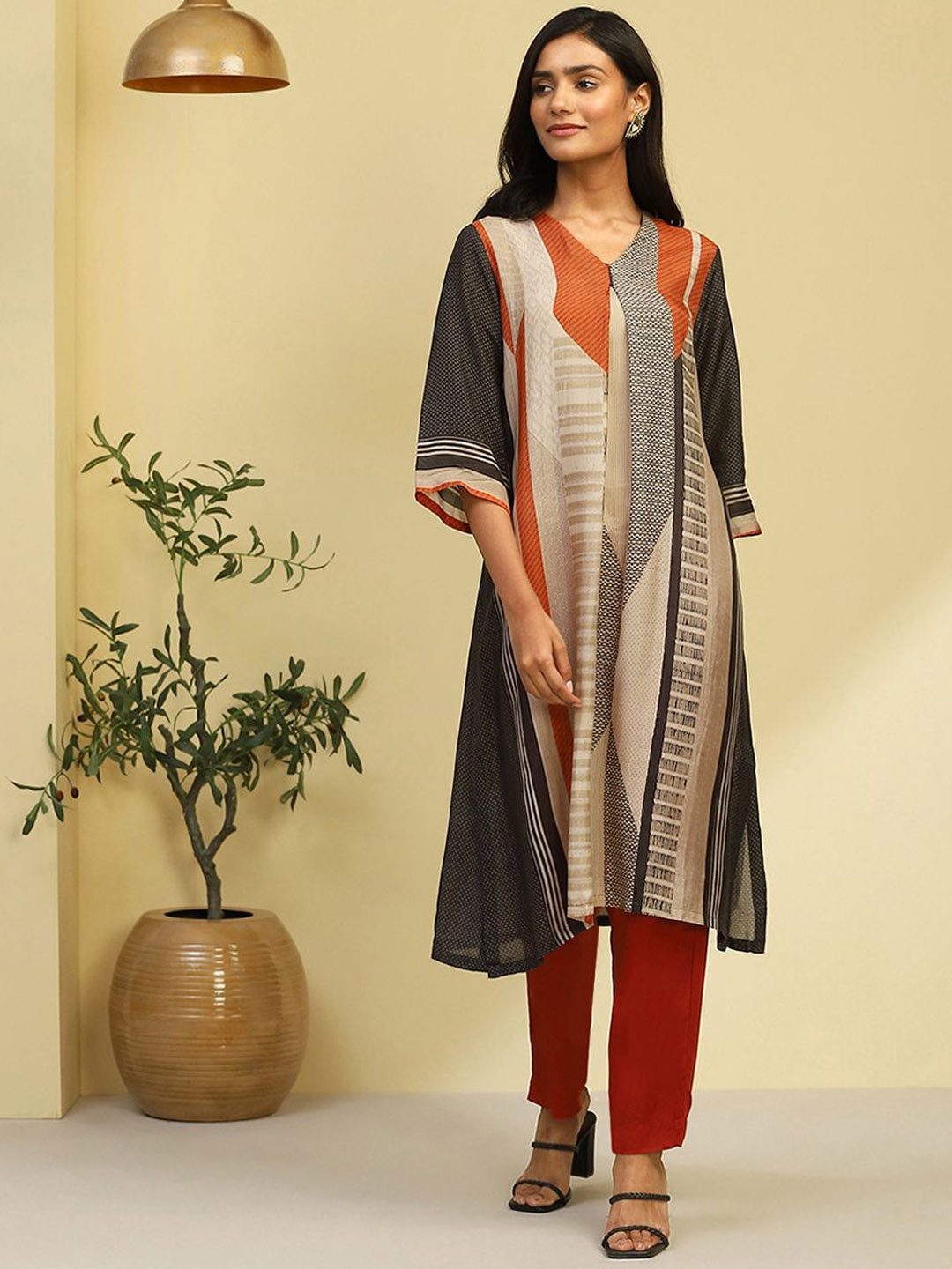 

Biba Geometric Printed Flared Sleeves A-Line Kurta, Grey