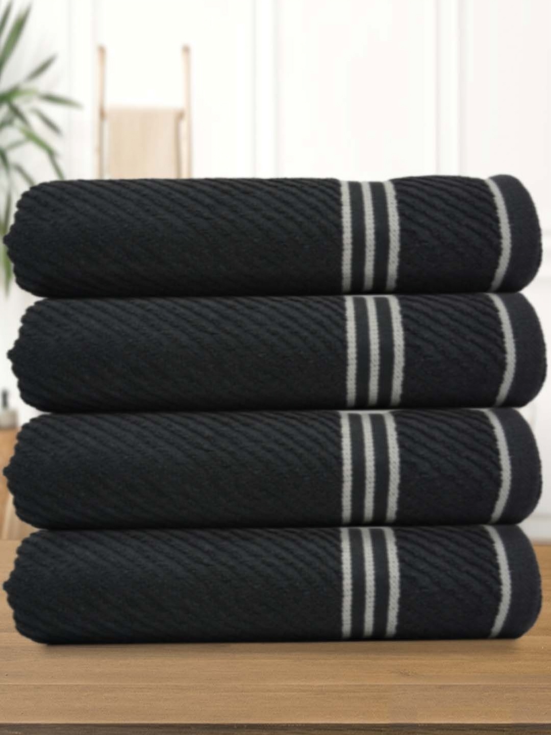 

Aura 4 Pieces Grey Textured Cotton Water Absorbent Bath Towels 400 GSM
