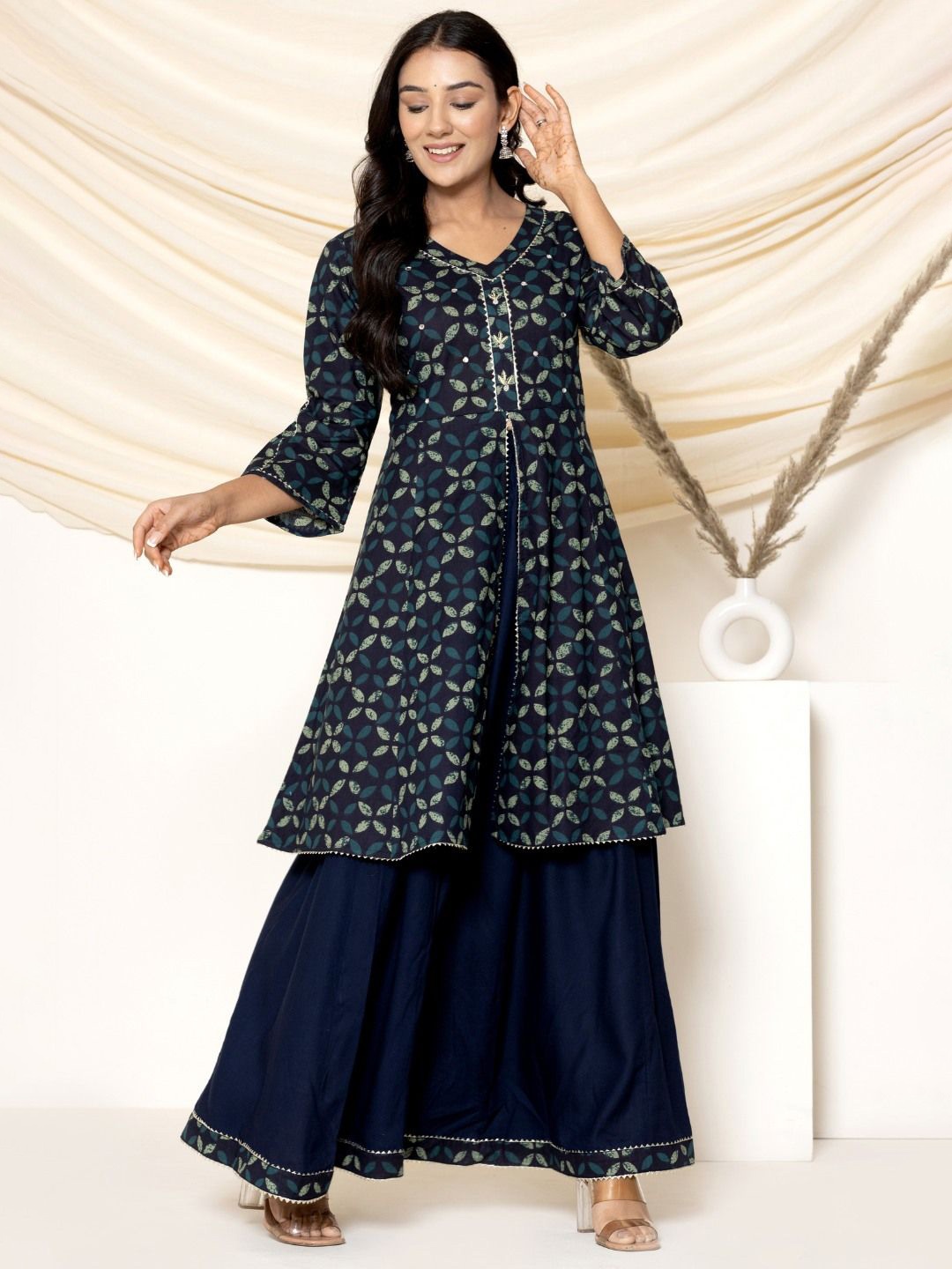 

VEDANA Geometric Printed Panelled Gotta Patti Pure Cotton Anarkali Kurta with Skirt, Navy blue