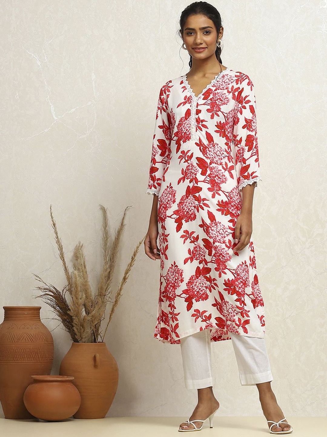 

Biba Floral Printed V-Neck A-Line Kurta, Red