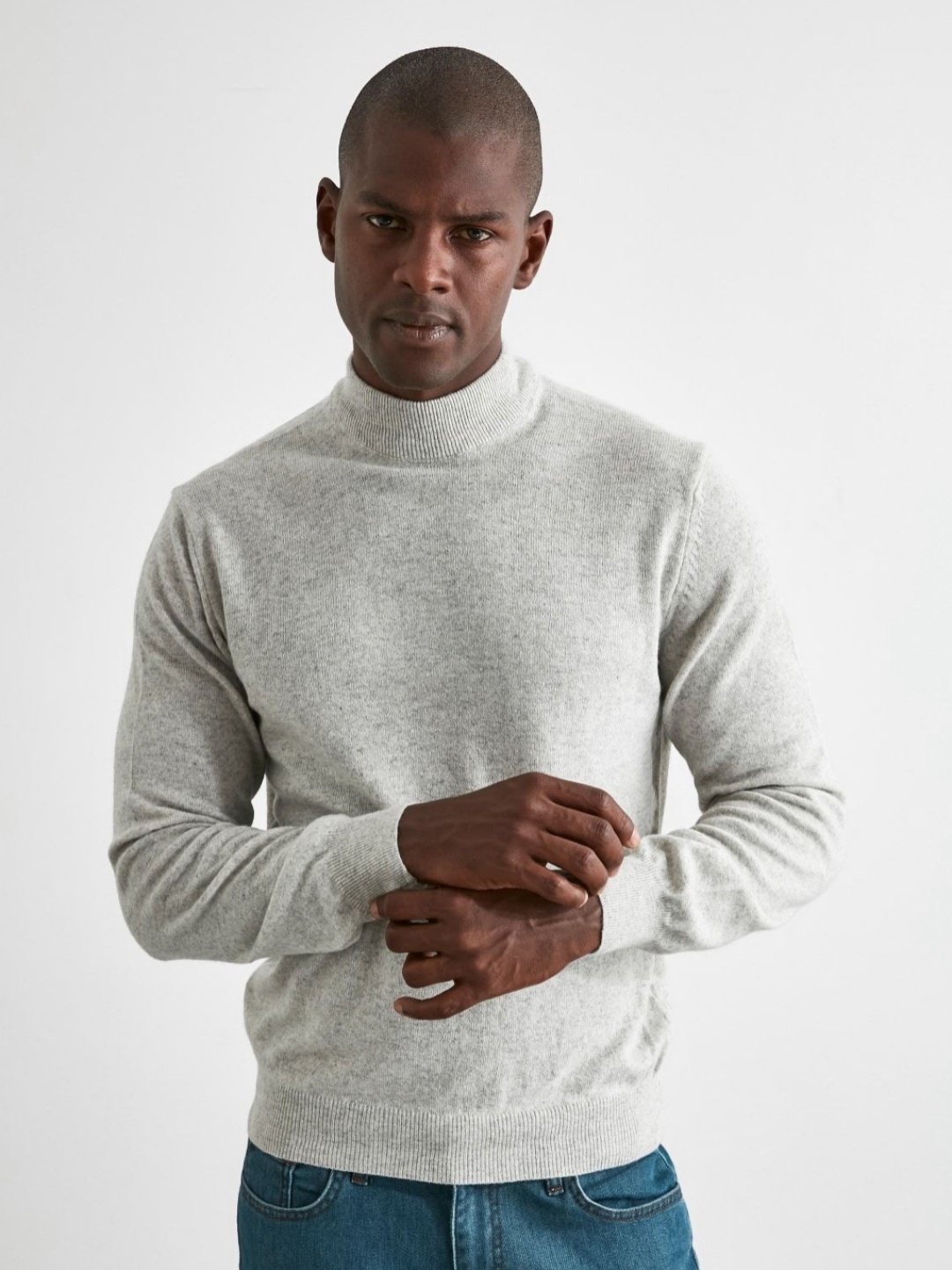 

Trendyol Men Solid High Neck Sweatshirt, Grey