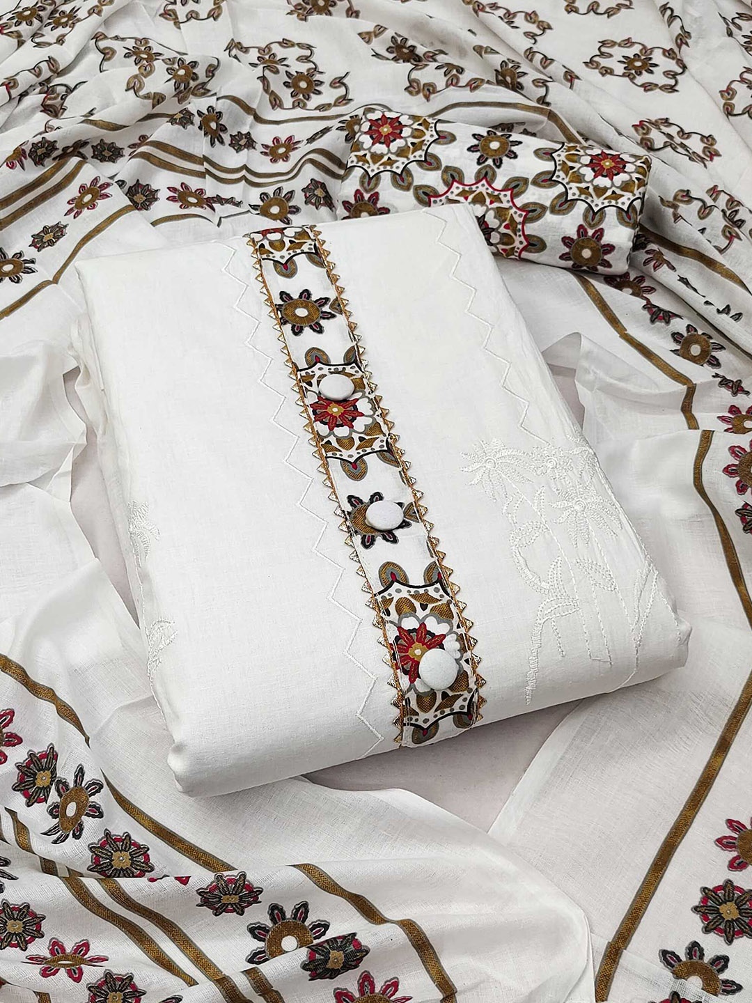 

Peachmode Floral Embroidered Gotta Patti Pure Cotton Unstitched Dress Material, White