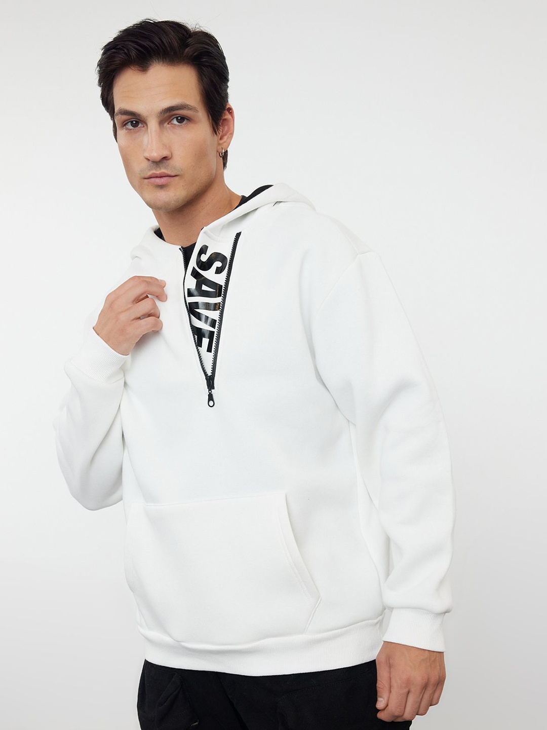 

Trendyol Men Solid Hooded Sweatshirt, White