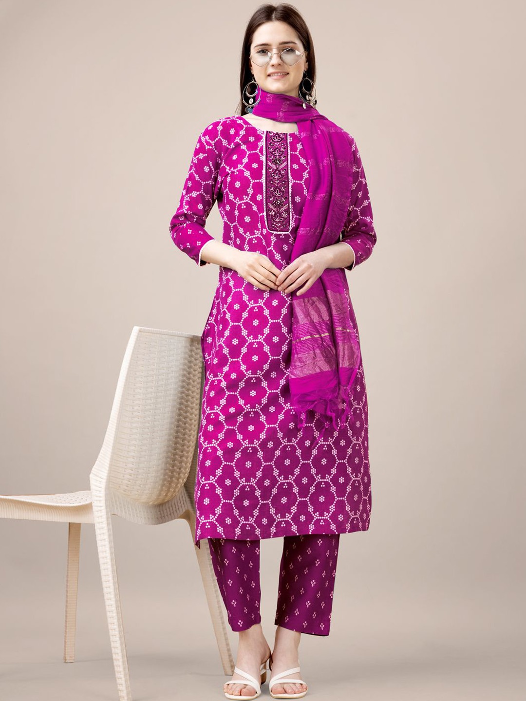 

Anouk Ethnic Motifs Printed Thread Work Kurta with Trousers & Dupatta, Pink