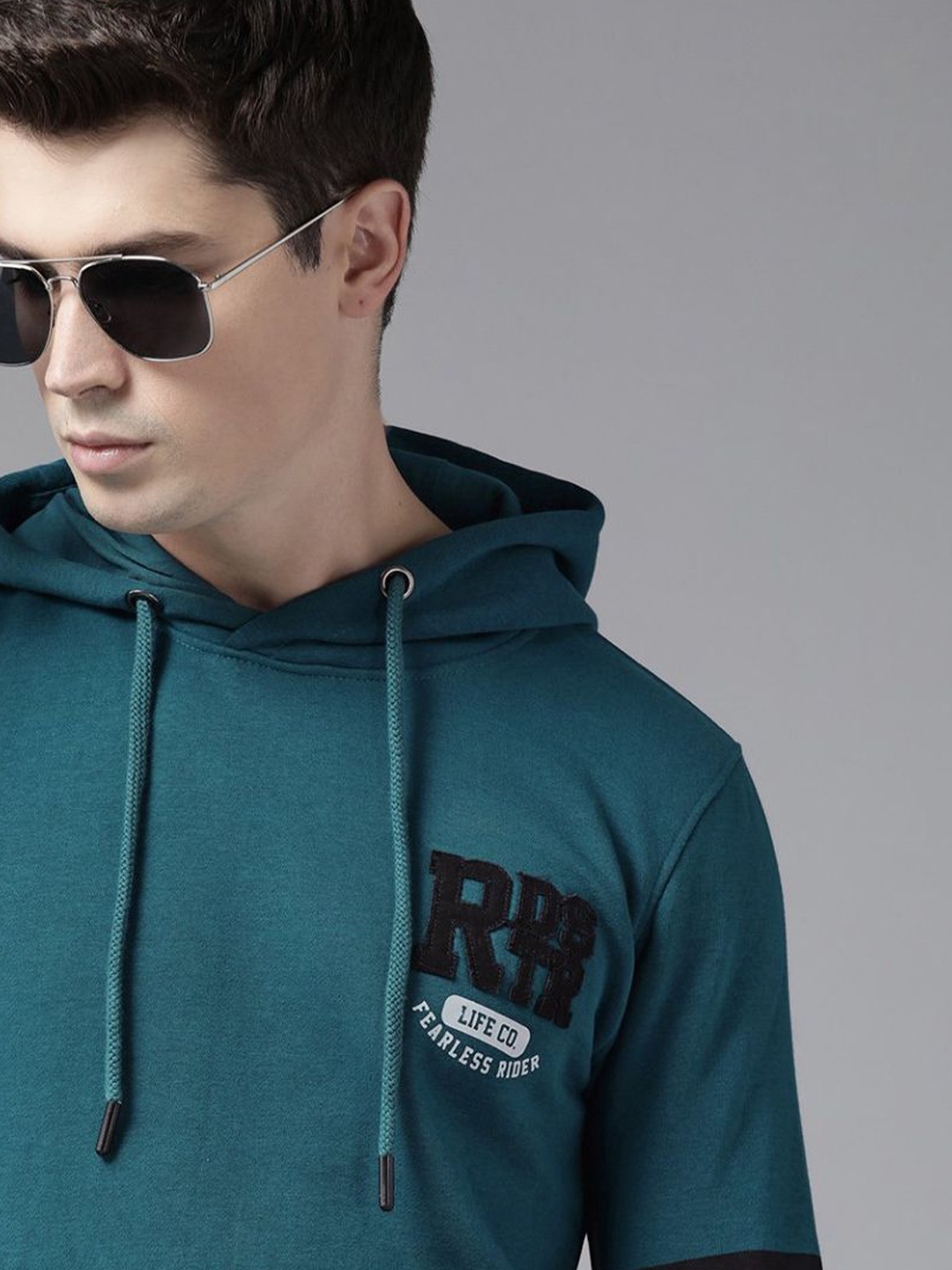 

The Roadster Lifestyle Co Men Hooded Sweatshirt, Teal