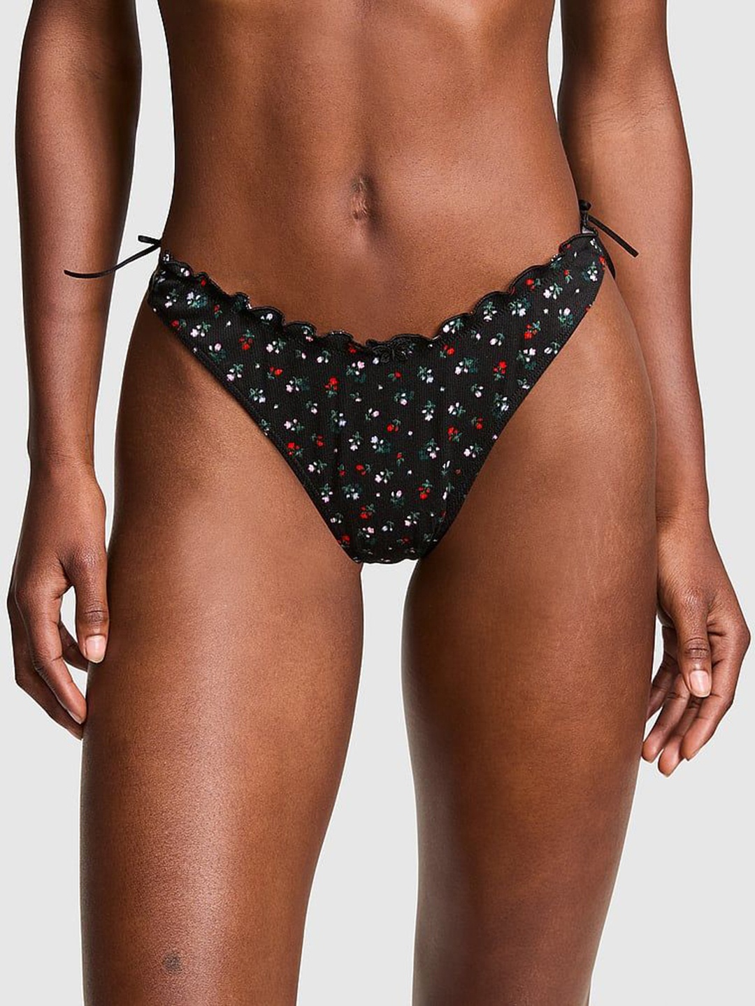 

Victoria's Secret Floral Printed Low-rise Thong Briefs 112511106B5Y, Black