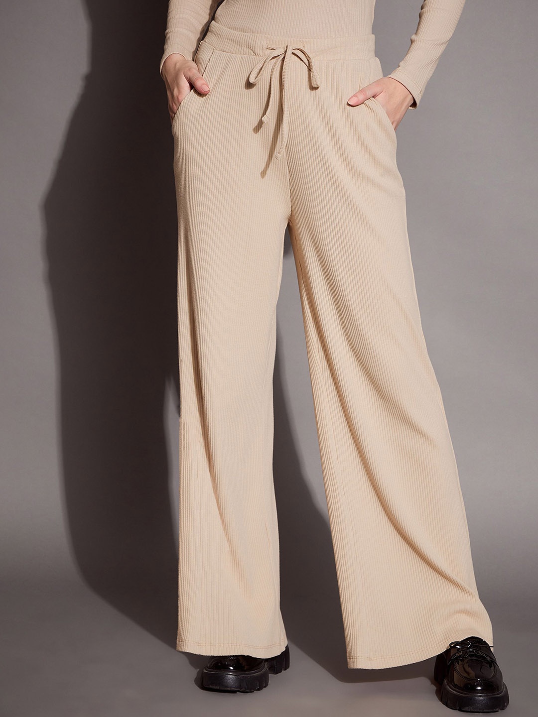

SASSAFRAS BASICS Women Ribbed Relaxed Fit Mid Rise Track Pants, Beige