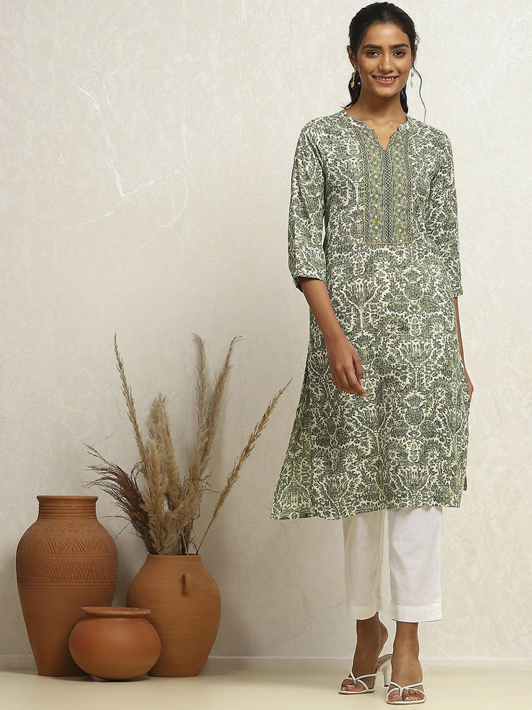 

Biba Floral Printed Mandarin Collar Cotton Straight Kurta, Green