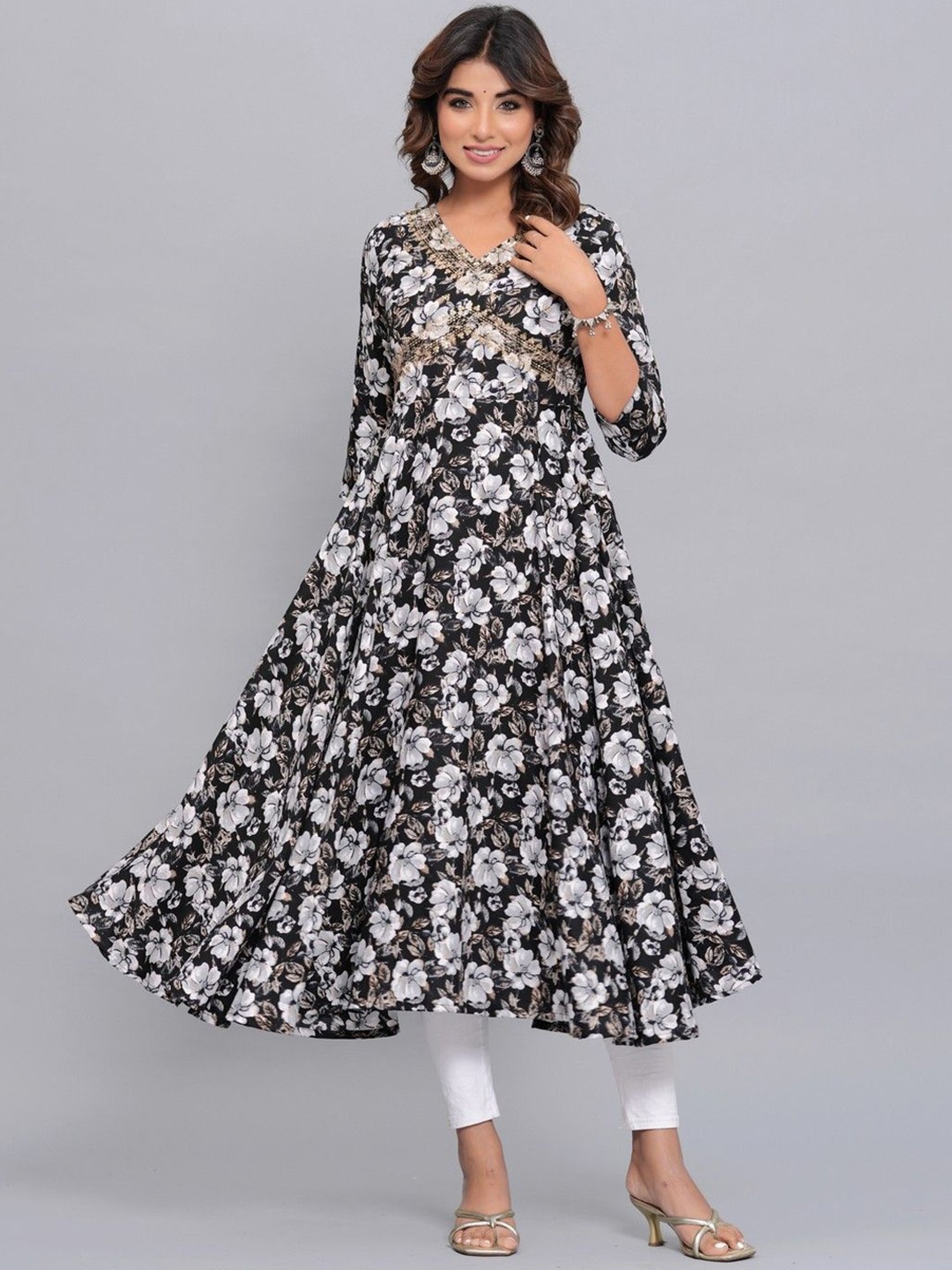 

OKD Empires Floral Printed V-Neck Sequinned A-Line Kurta, Black