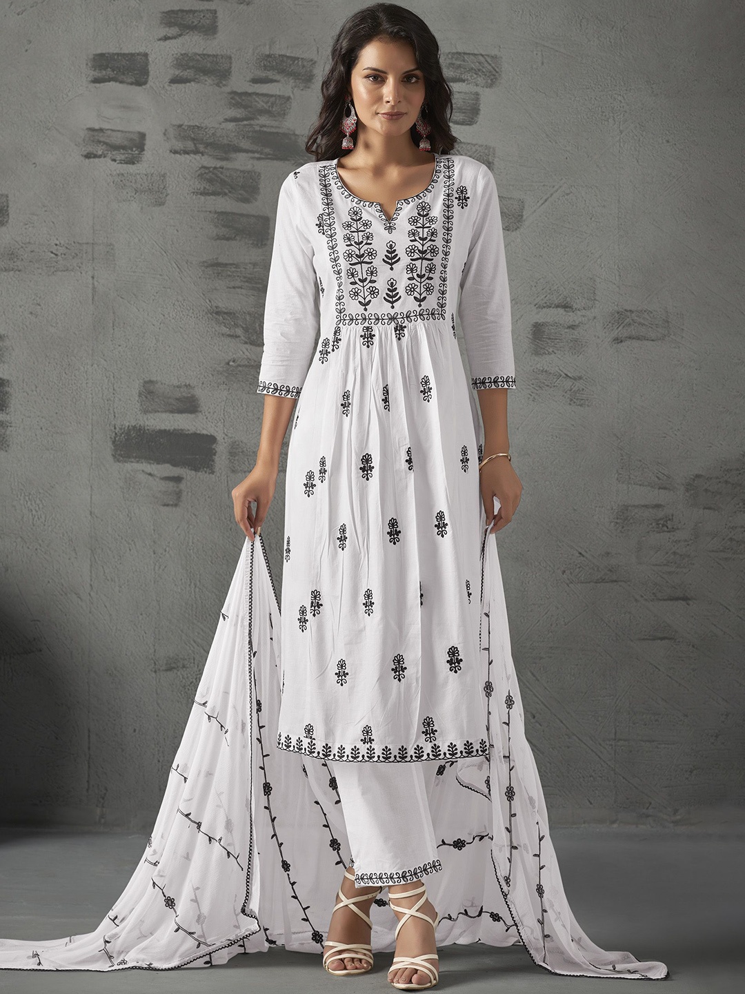 

Anouk White Floral Embroidered Notch Neck Cotton Anarkali Kurta with Trousers & Dupatta