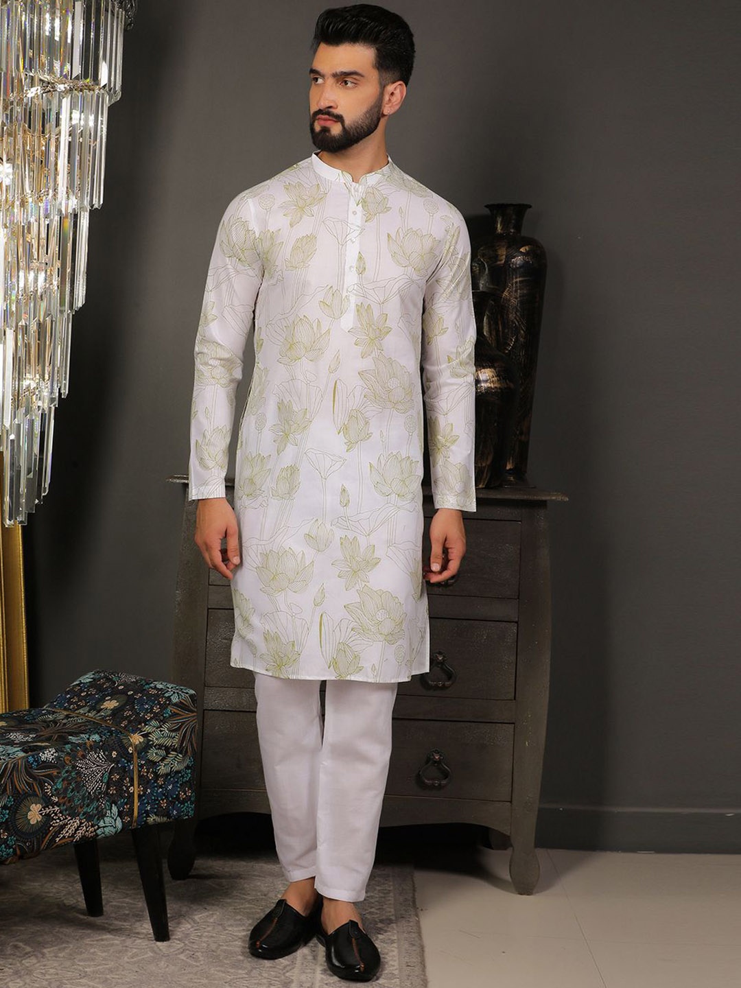 

DEYANN Floral Printed Mandarin Collar Straight Kurta with Pyjamas, Olive