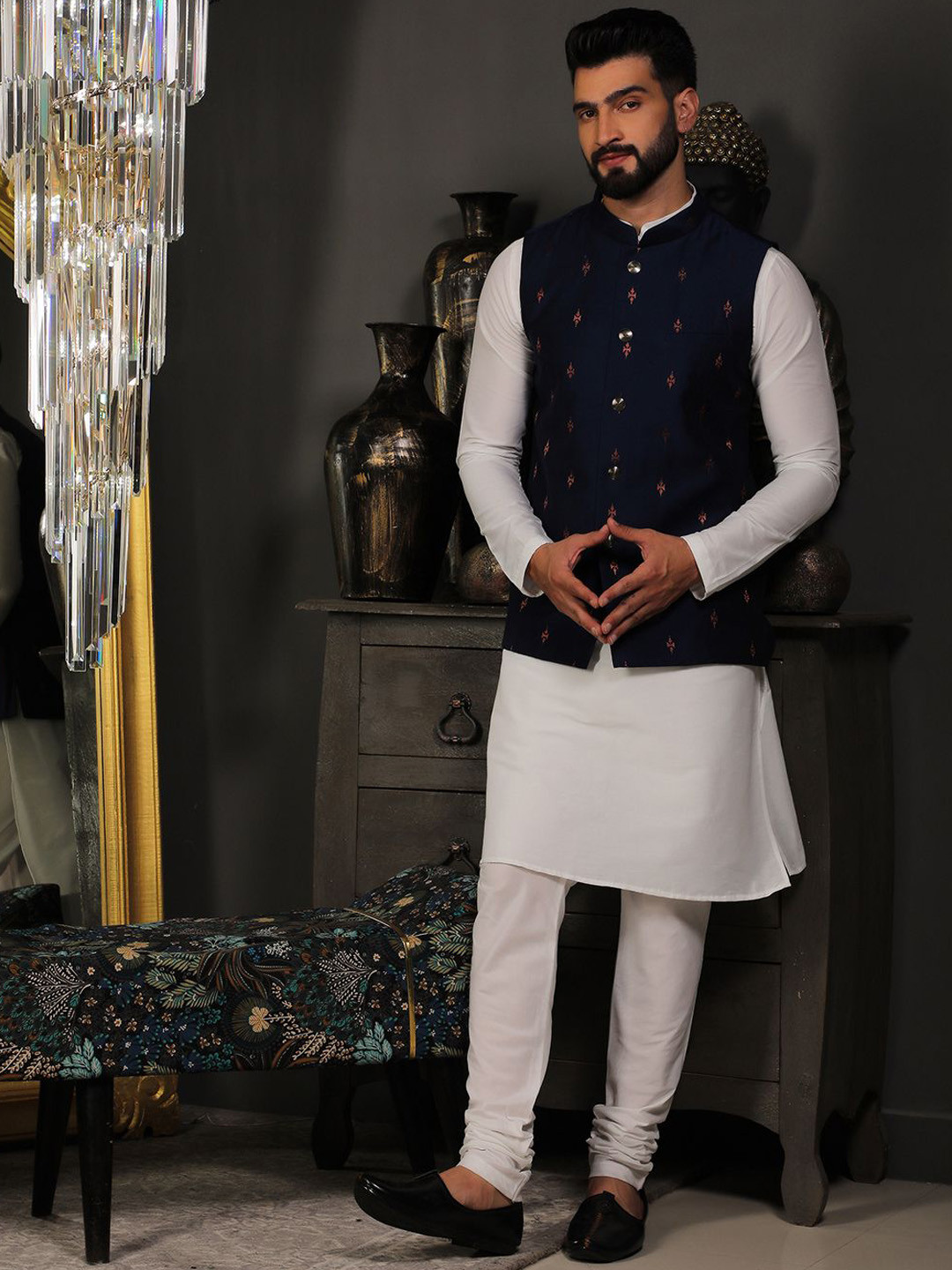 

DEYANN Mandarin Collar Jacquard Straight Kurta With Churidar & Nehru Jacket, Navy blue
