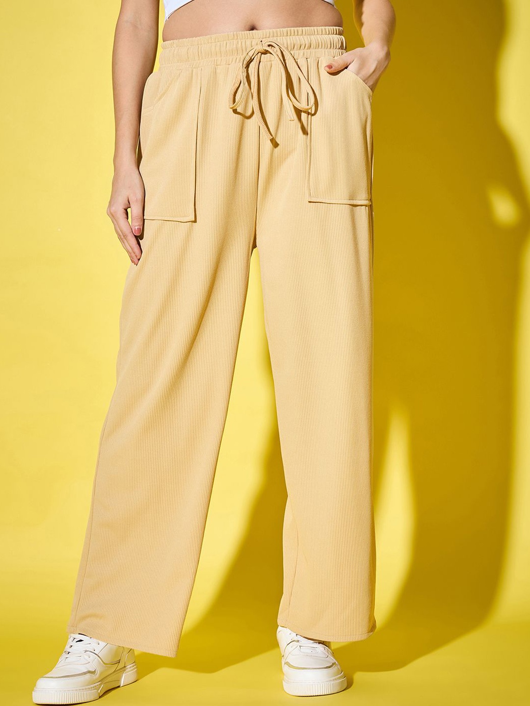 

BUY NEW TREND Women Relaxed Loose Fit High-Rise Cargos Trousers, Beige