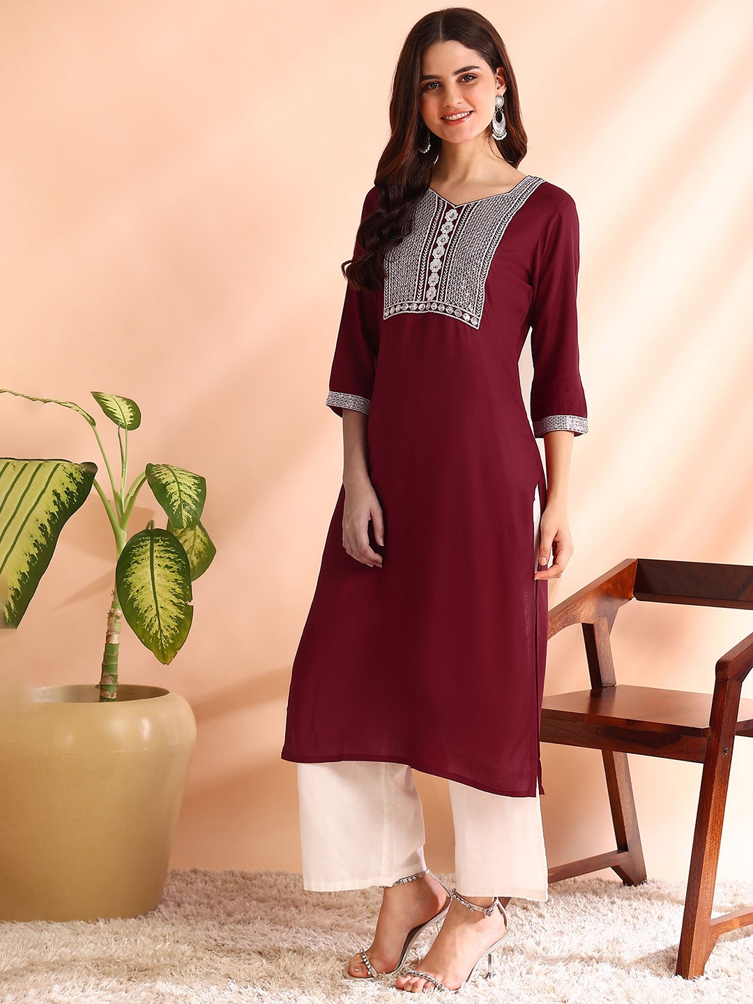 

DSK STUDIO Embroidered Straight Kurta, Maroon