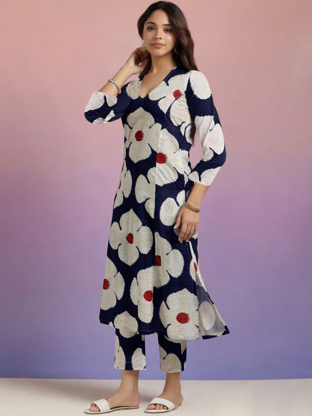 

GoSriKi Floral Printed V-Neck Straight Kurta With Trousers, Blue