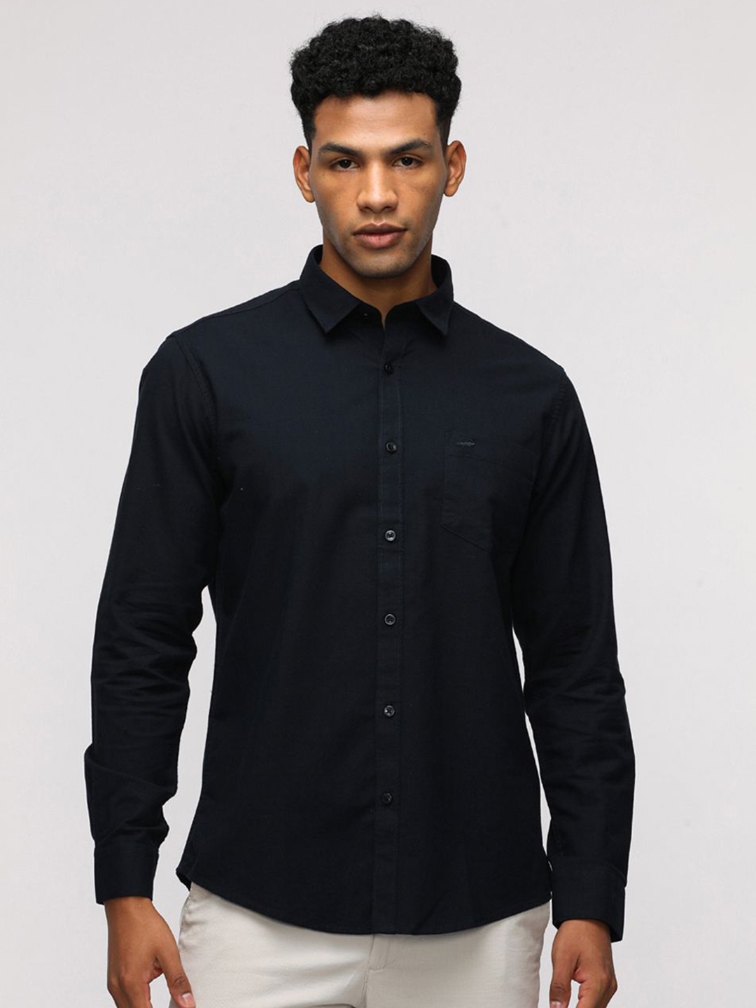 

Crocodile Men Comfort Spread Collar Solid Cotton Casual Shirt, Navy blue