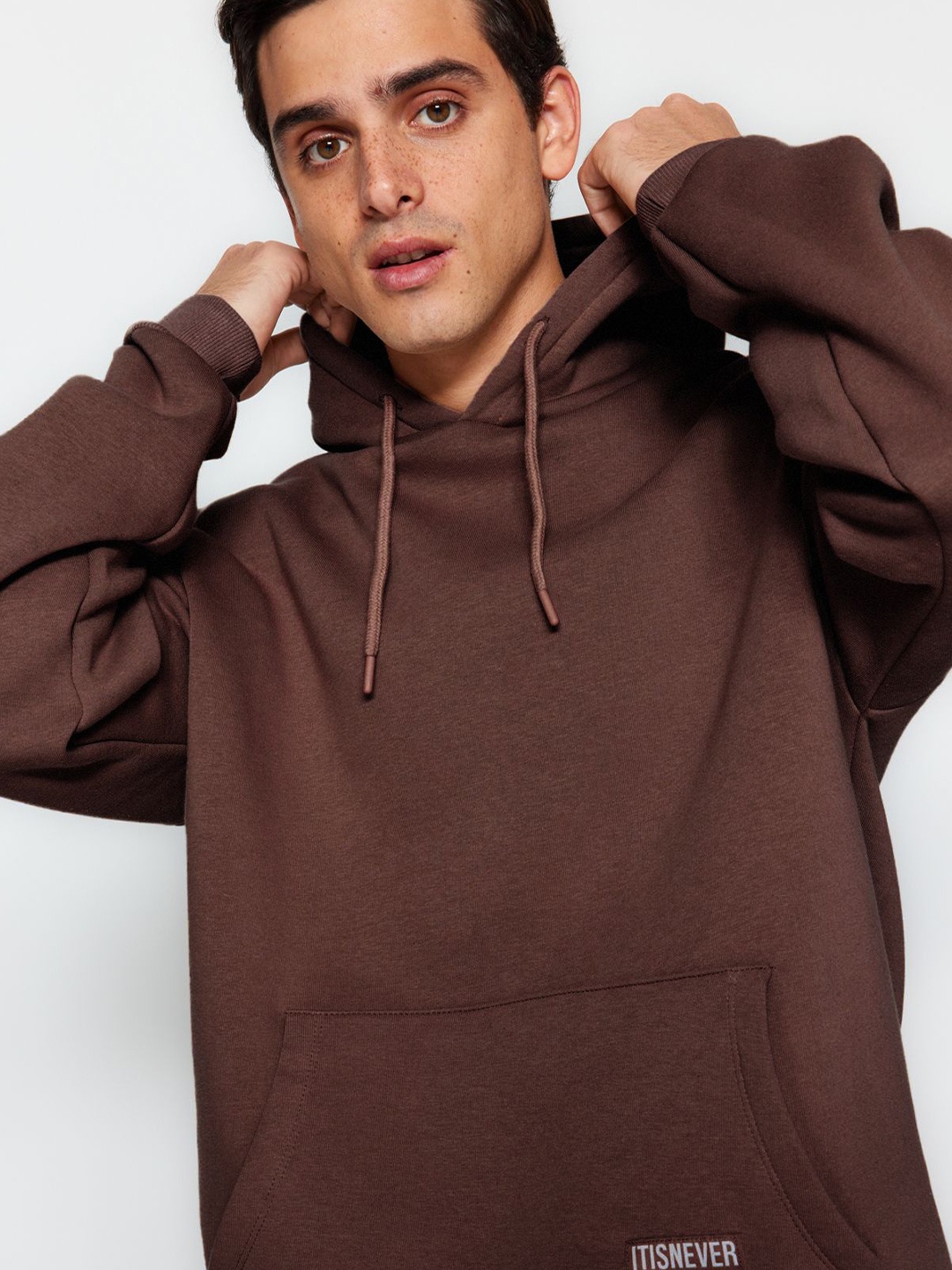 

Trendyol Men Hooded Sweatshirt, Brown