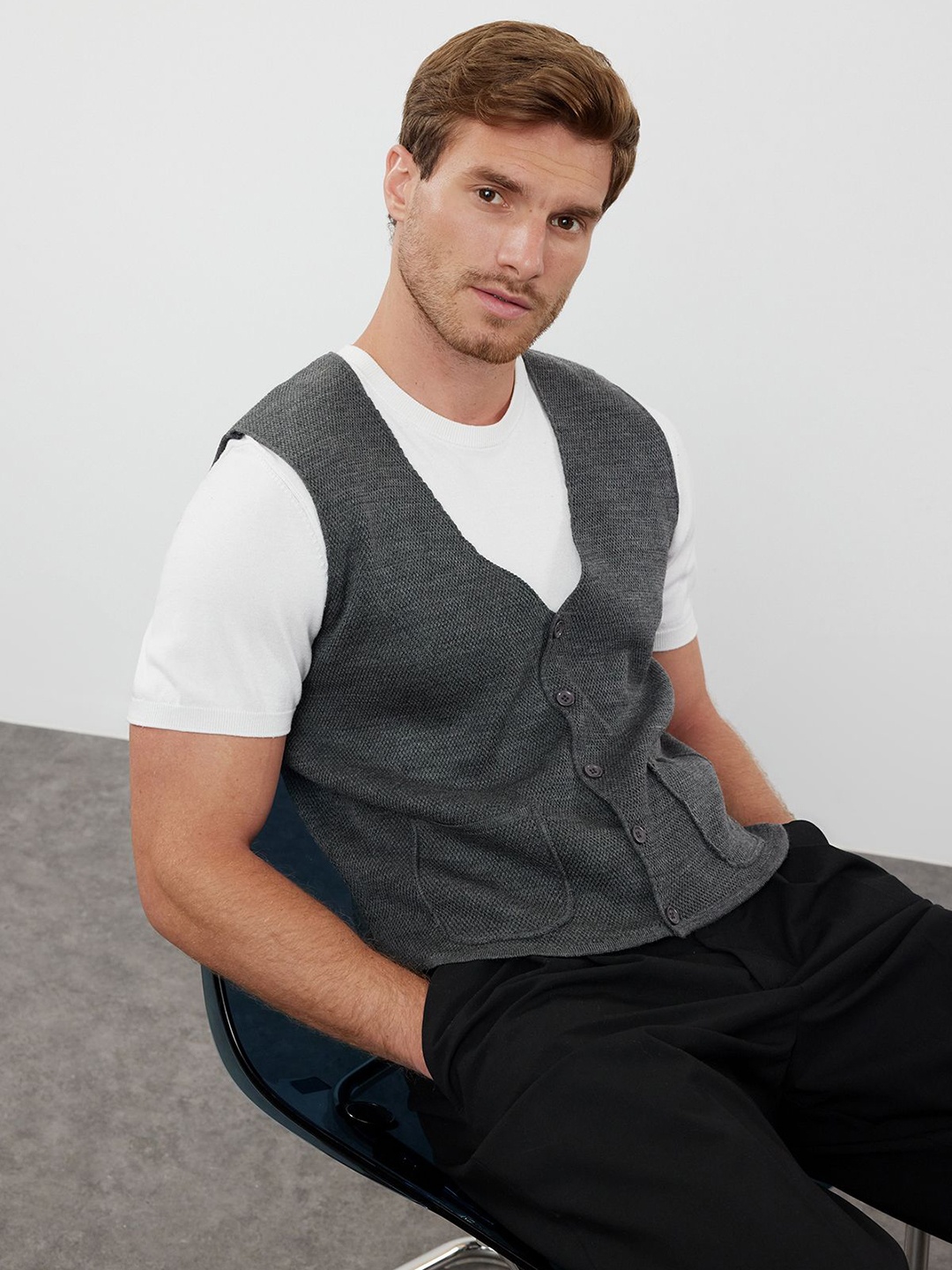 

Trendyol V-Neck Acrylic Waistcoat, Black