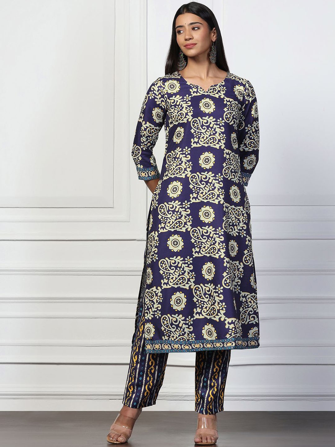 

BAESD Floral Printed Regular Straight Kurta with Trousers, Blue