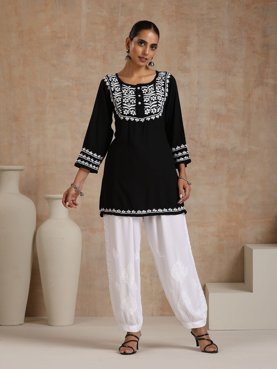 

House of Chikankari Floral Embroidered Round Neck A-Line Short Kurti, Black