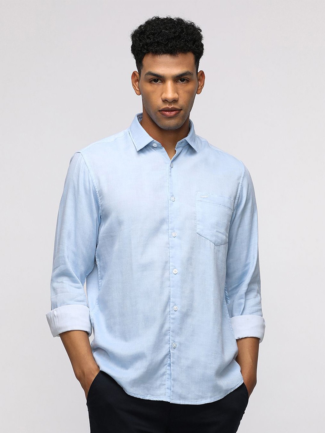 

Crocodile Men Comfort Spread Collar Solid Cotton Casual Shirt, Blue