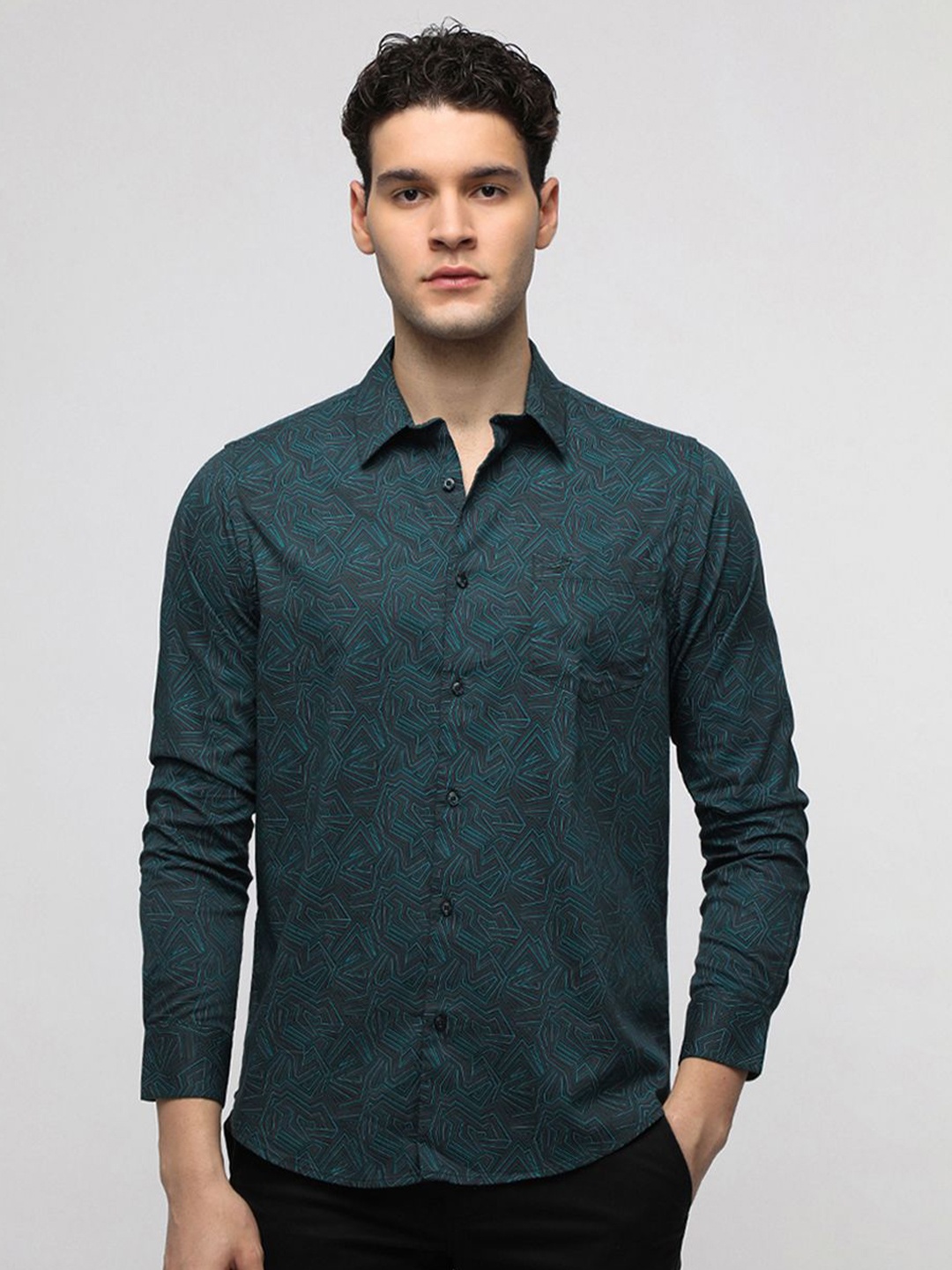 

Crocodile Men Comfort Spread Collar Abstract Printed Cotton Casual Shirt, Green