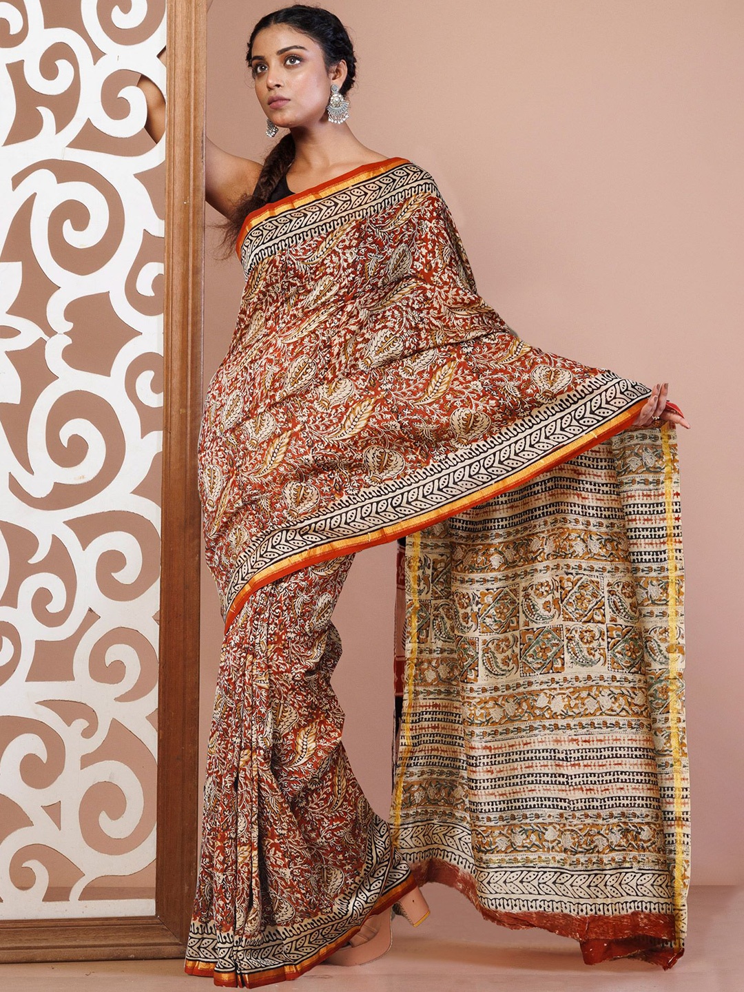 

Unnati Silks Paisley Printed Zari Handloom Chanderi Saree, Red