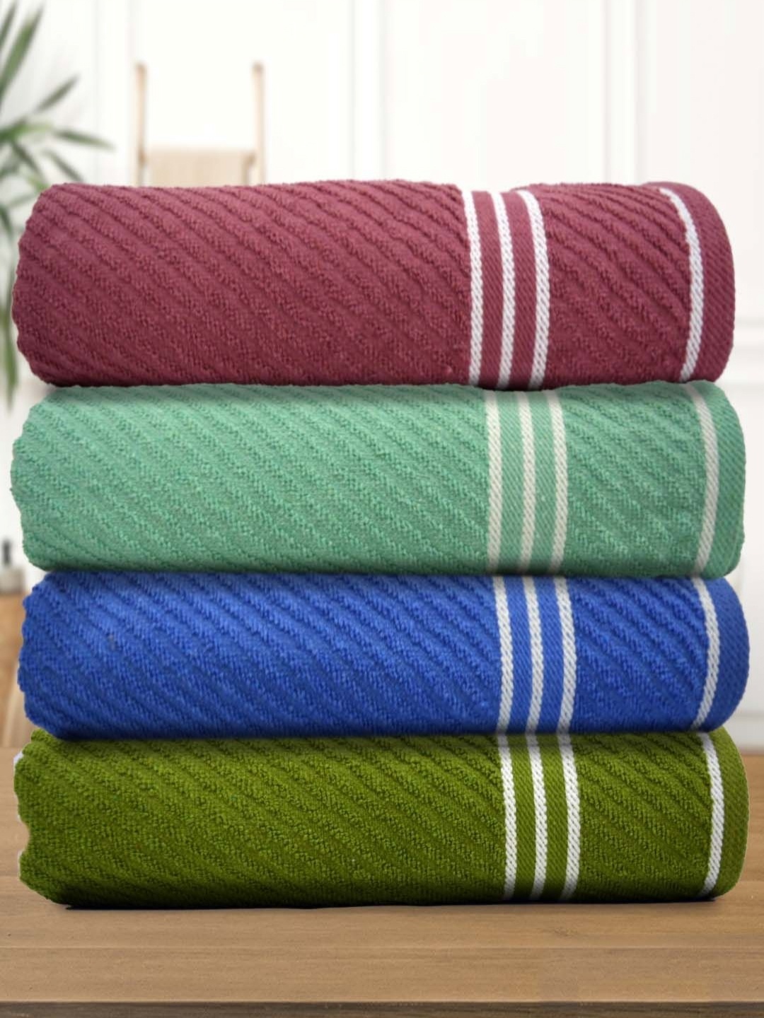 

Aura Burgundy & Green 4 Pieces Striped 400 GSM Bath Towel