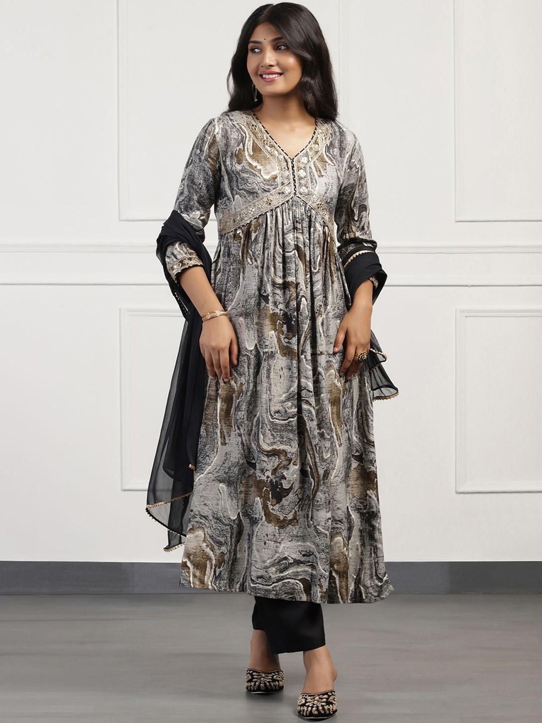 

BAESD Abstract Printed Sequinned Kurta with Trousers & Dupatta, Black