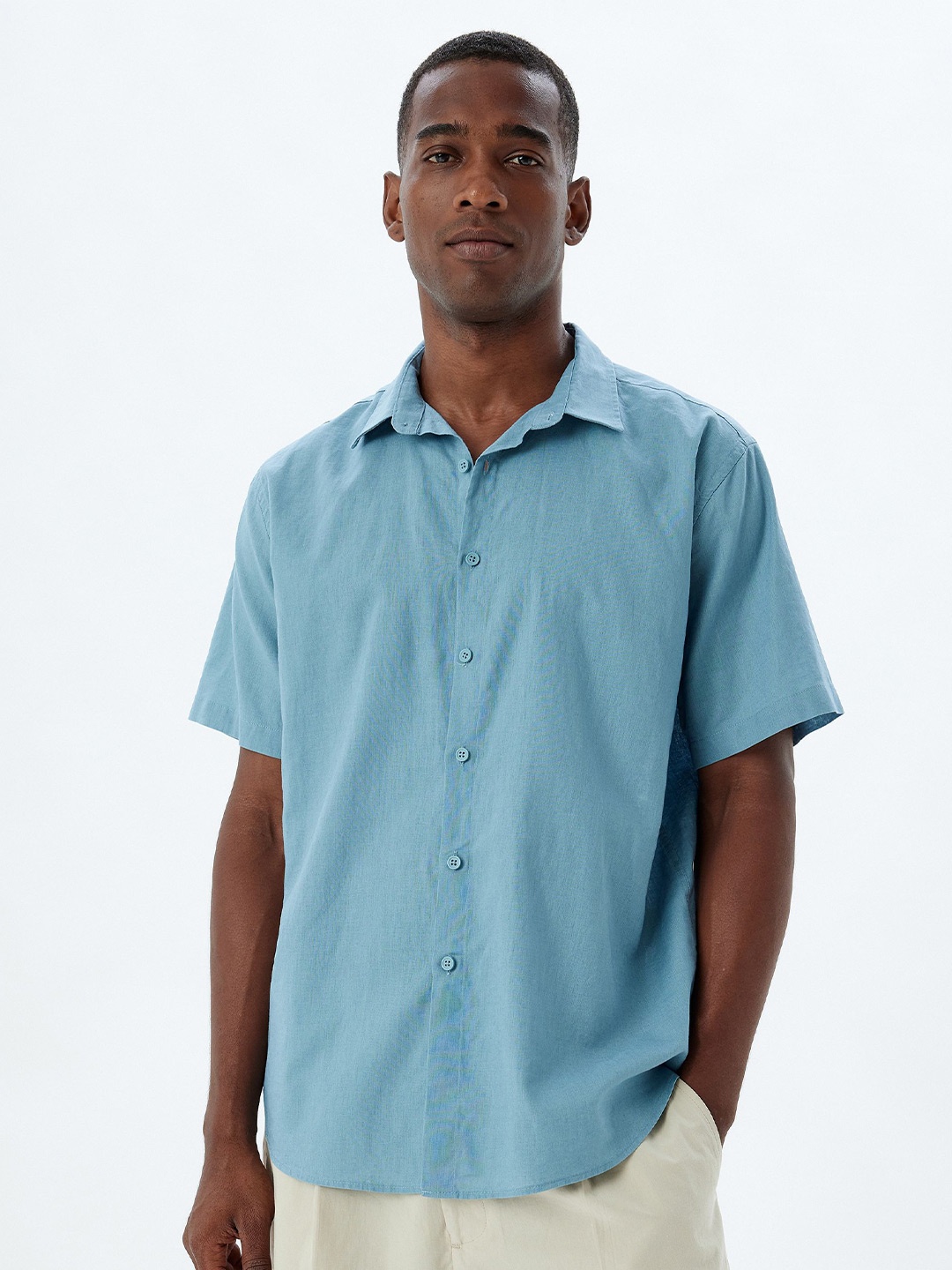 

Koton Men Spread Collar Solid Linen Casual Shirt, Blue
