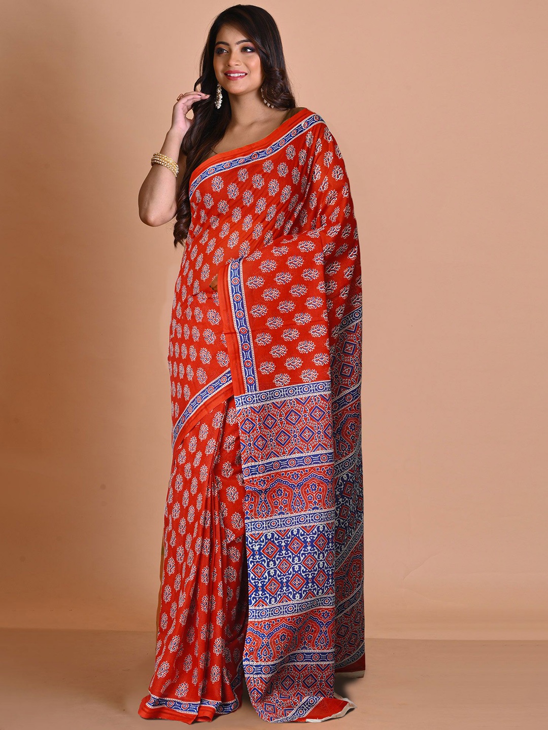 

Unnati Silks Women Ethnic Motifs Handloom Saree, Red
