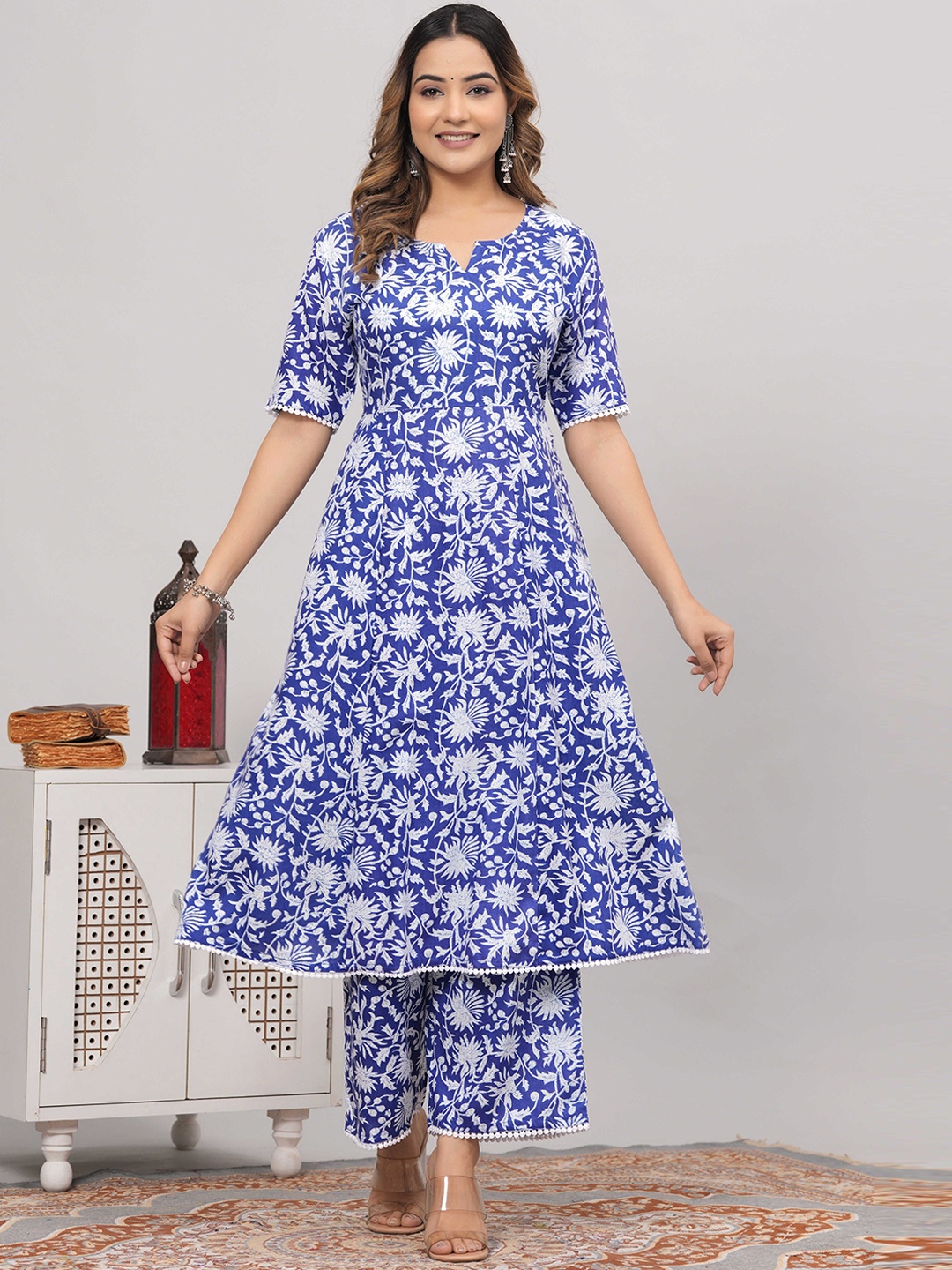 

Parth Fab Floral Printed Anarkali Kurta with Palazzos, Blue