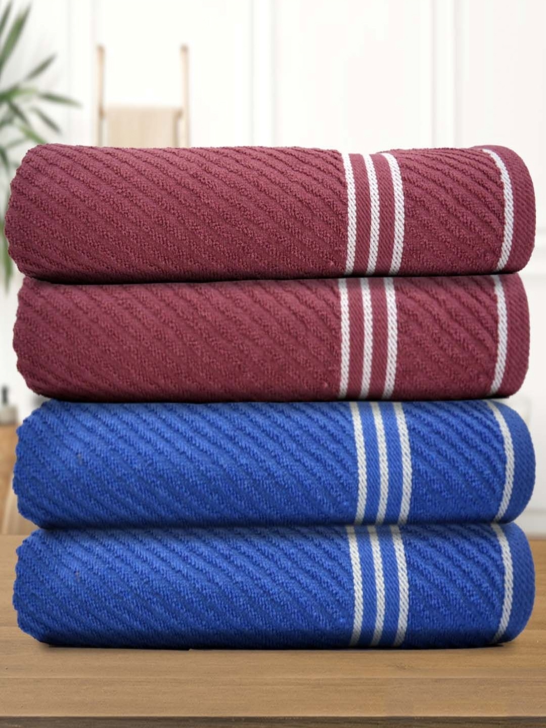 

Aura Blue & Maroon 4 Pieces Cotton 400 GSM Bath Towel