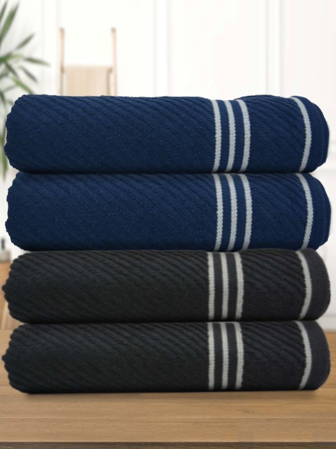 

Aura Navy Blue & Black 4 Pieces Cotton 400 GSM Bath Towel