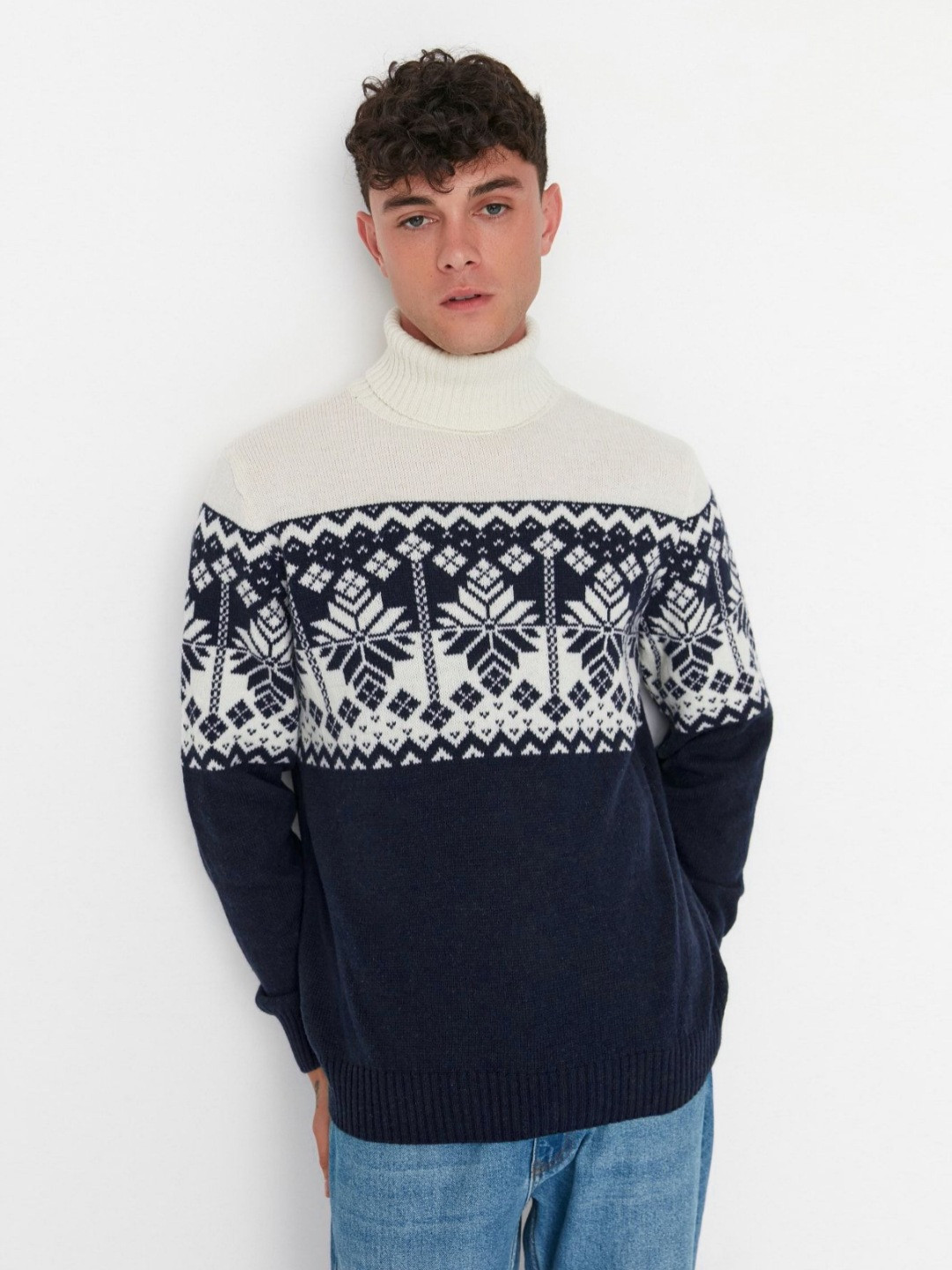 

Trendyol Men Colourblocked High Neck Sweatshirt, White