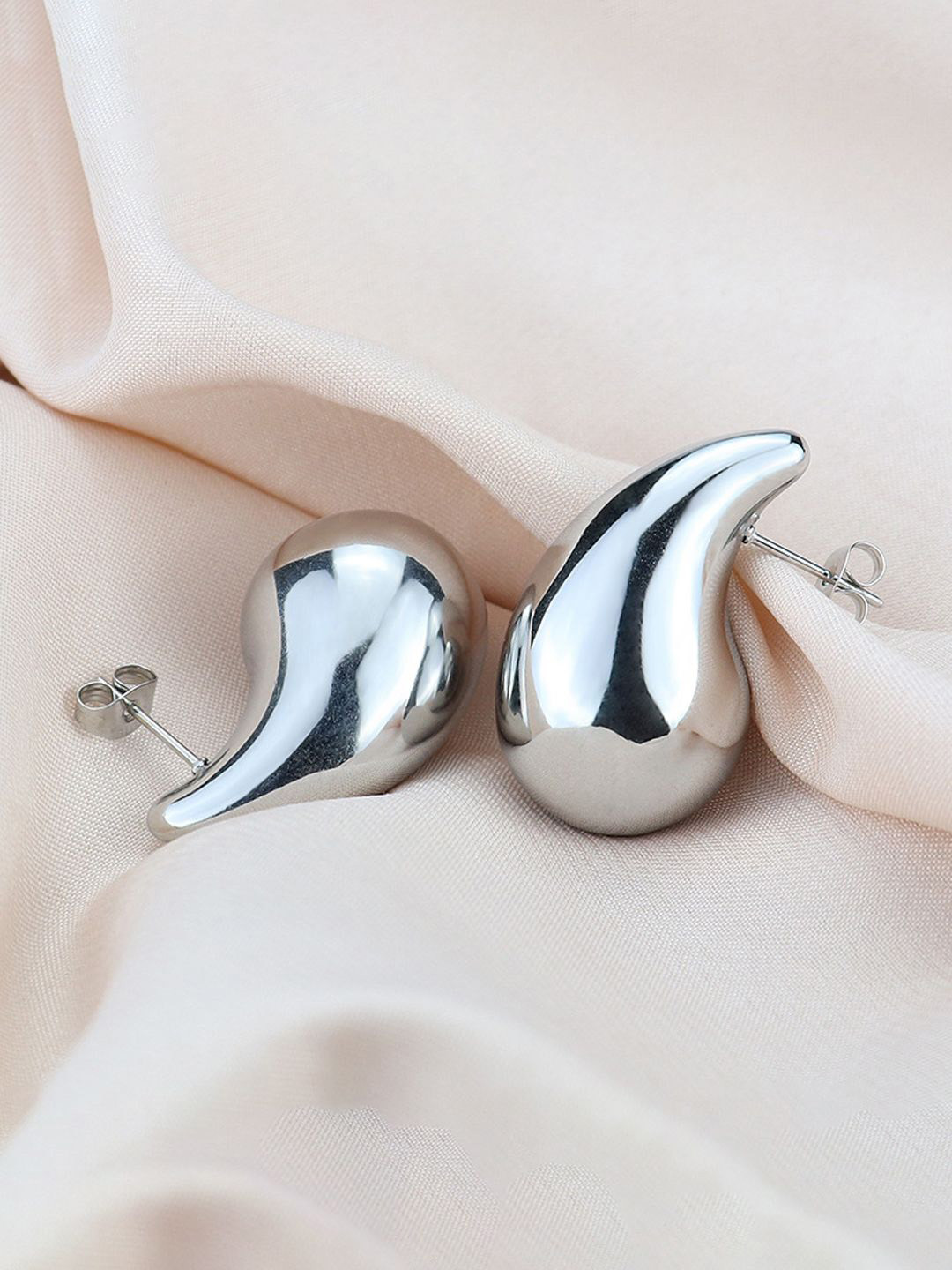 

KRENOZ Stainless Steel Teardrop Shaped Studs, Silver