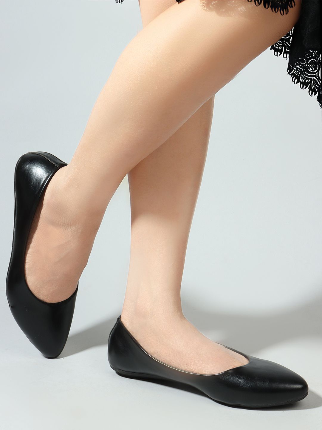 

Lavie Women Solid Ballerinas Flats, Black