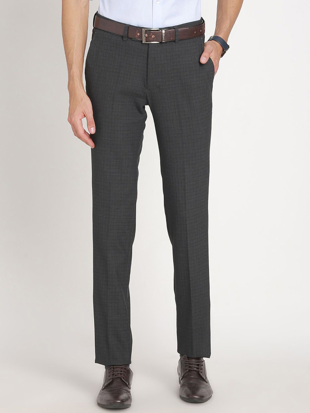 

Turtle Men Checked Slim Fit Trousers, Grey