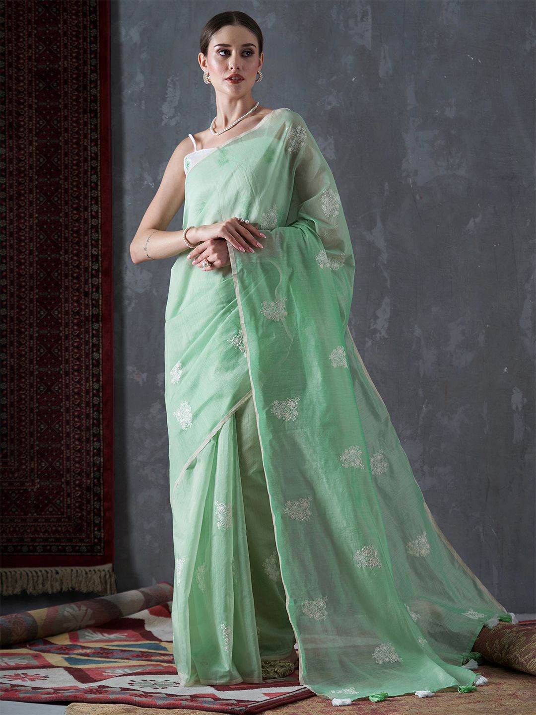 

KALINI Embellished Embroidered Saree, Green