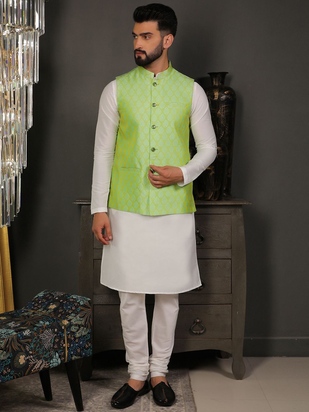 

DEYANN Mandarin Collar Jacquard Straight Kurta With Churidar & Nehru Jacket, Green