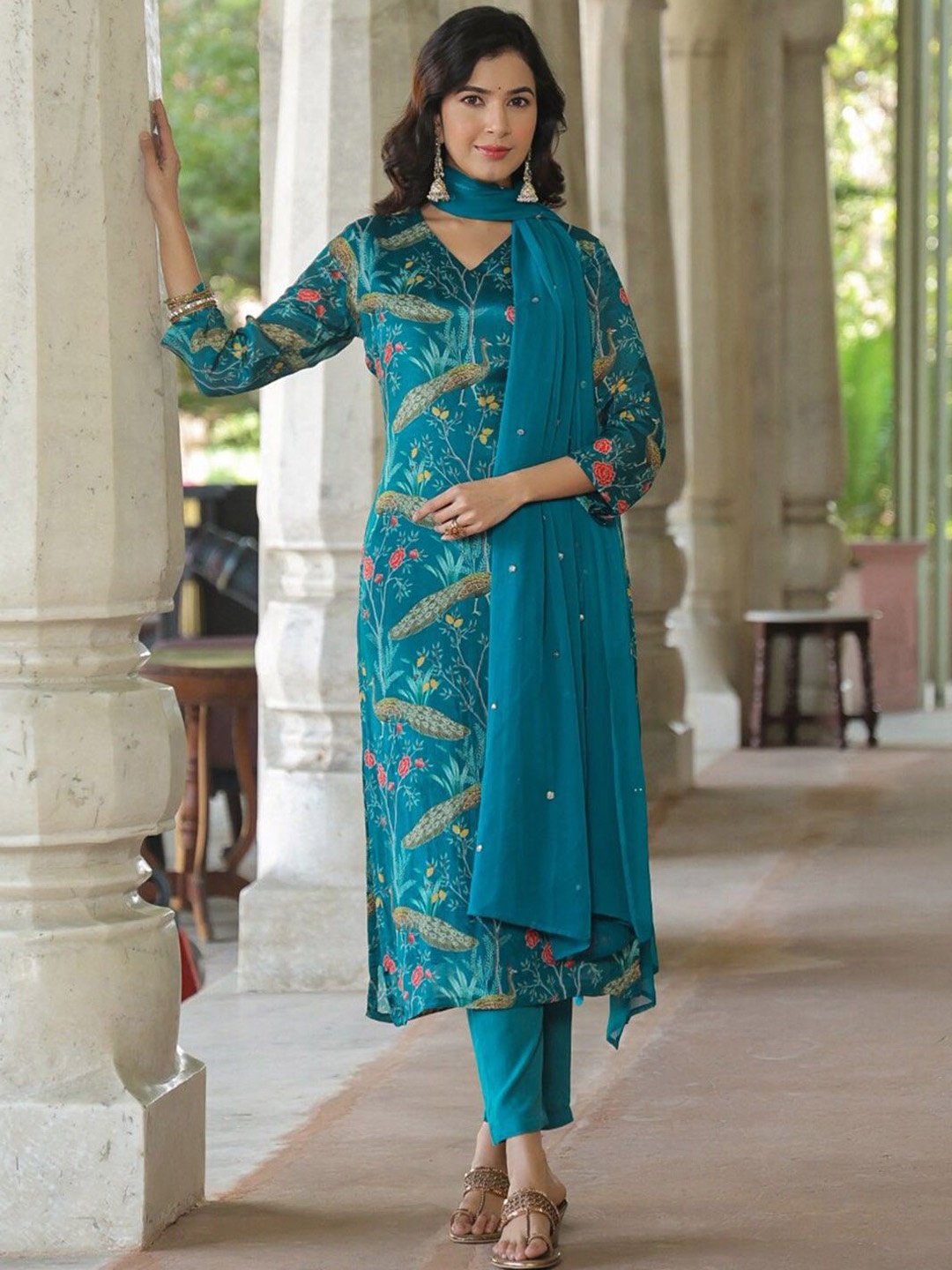 

GoSriKi Floral Printed Mirror Work Straight Kurta With Trousers & Dupatta, Turquoise blue