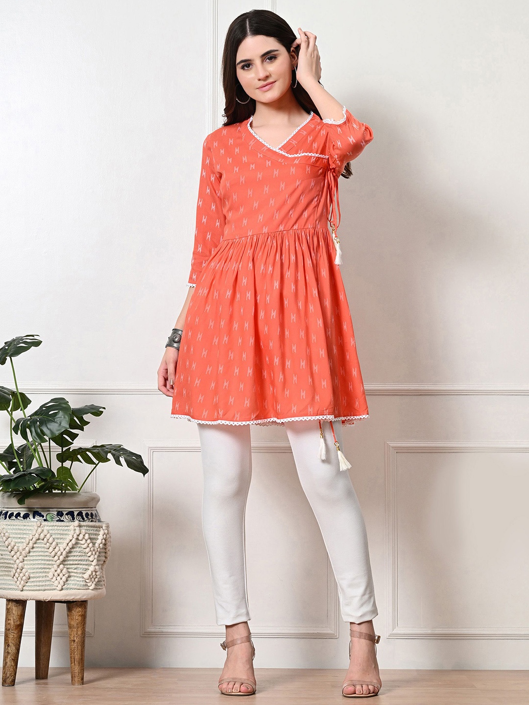 

GLOWWORLD Printed V-Neck Angrakha A-Line Kurti, Peach