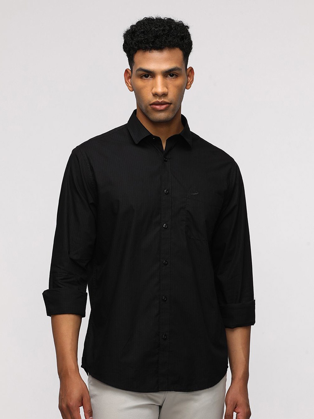 

Crocodile Men Comfort Spread Collar Striped Cotton Casual Shirt, Black