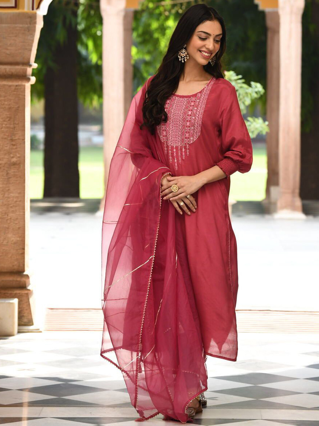 

SAVI Floral Yoke Design Regular Thread Work Kurta With Trousers & Dupatta, Pink