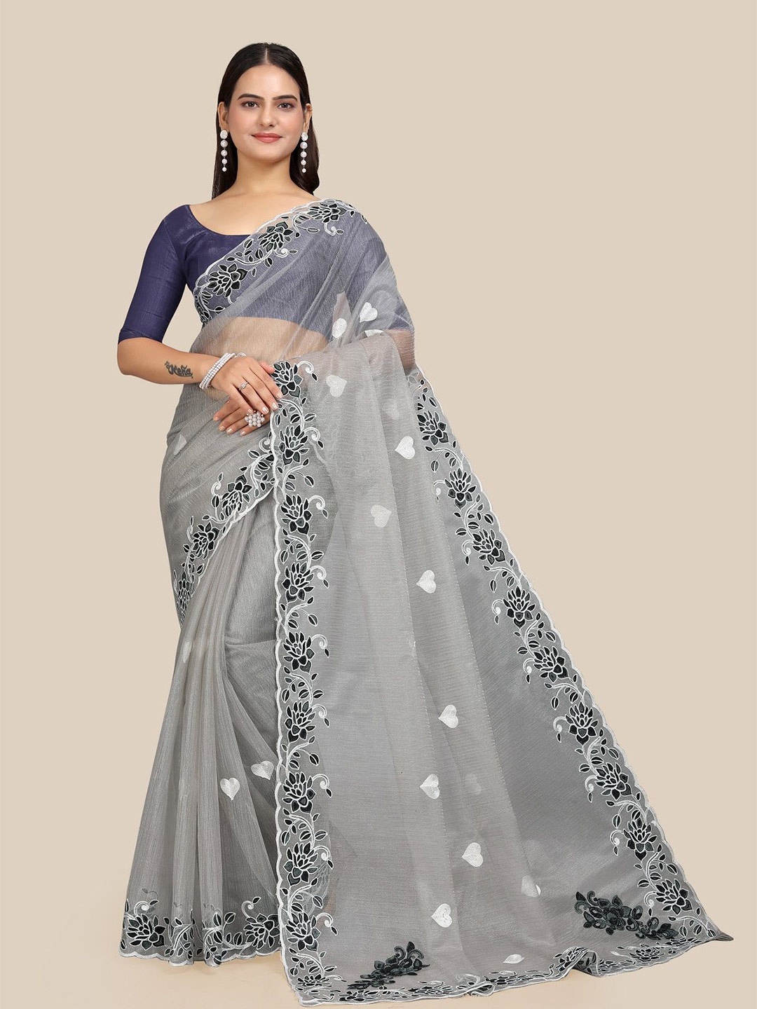 

Aika Embroidered Net Saree, Grey