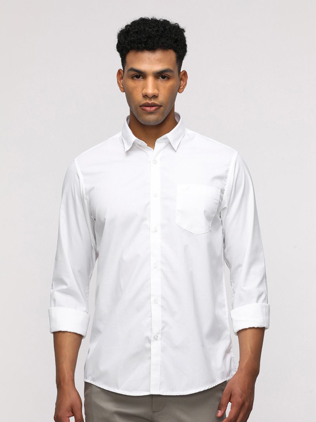 

Crocodile Men Comfort Spread Collar Solid Casual Shirt, White