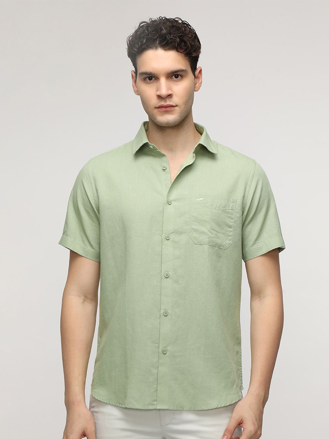 

Crocodile Men Comfort Spread Collar Solid Cotton Casual Shirt, Green